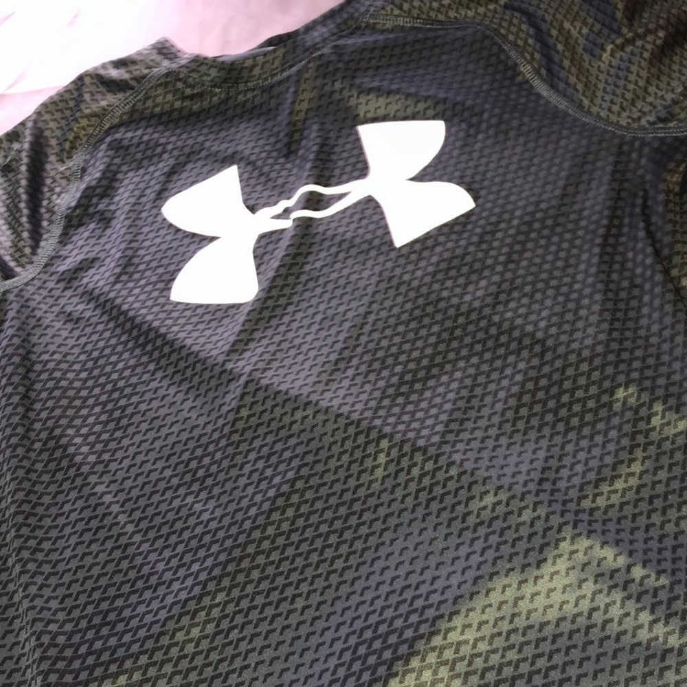 Black and white under armor shirt